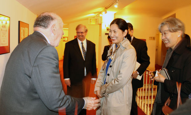 Монголын урлаг Бродвейн театрт гарах эхлэлийг тавилаа